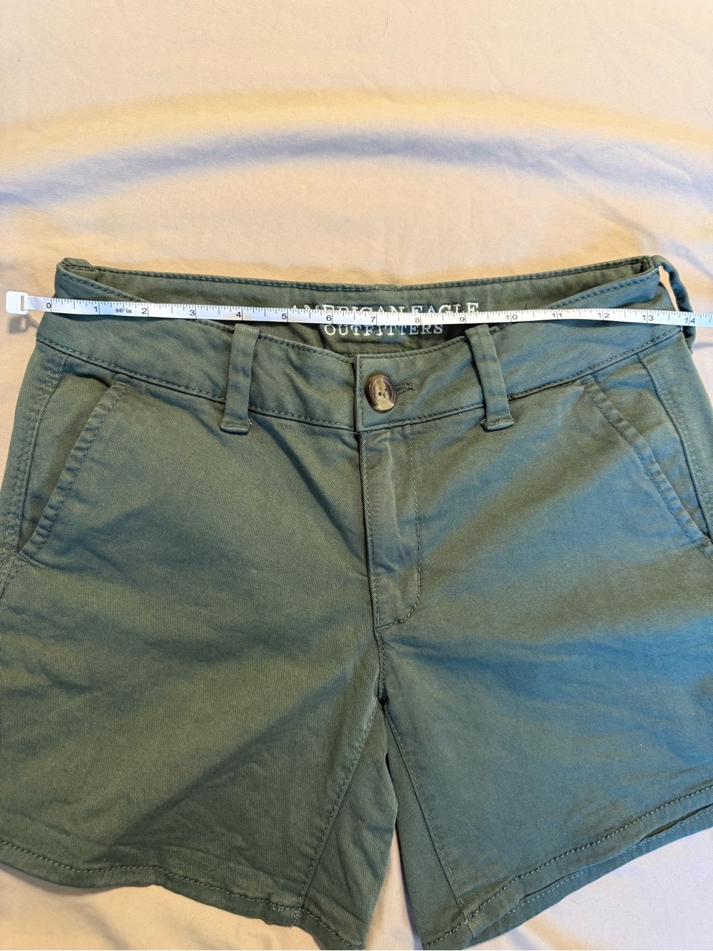 American Eagle Outfitters Olive Green Women’s Flat Front stre Chino Midi Shorts